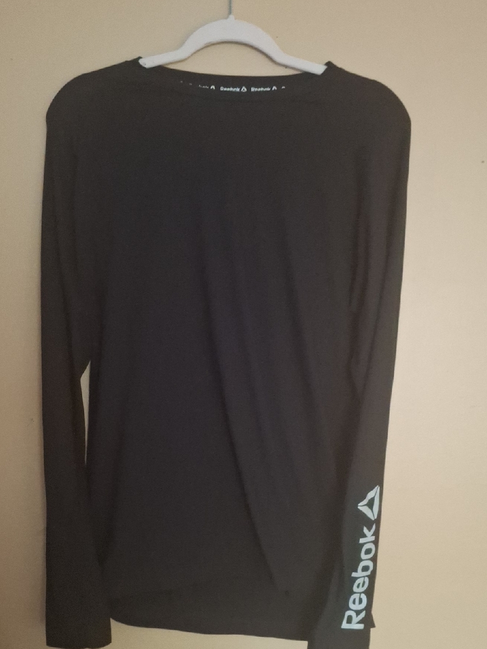 Reebok Black Long Sleeve Athletic Lightweight Performance Tee